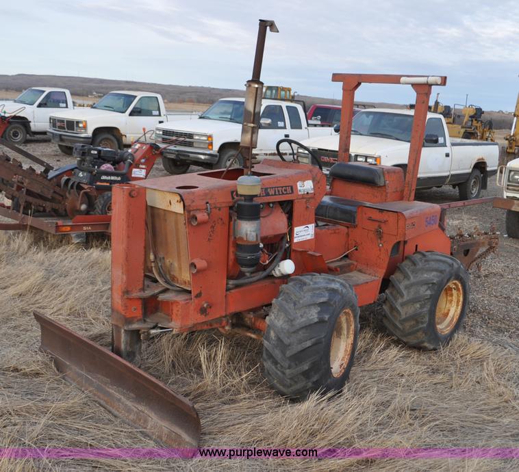 image for item F2246 Ditch Witch R40 trencher