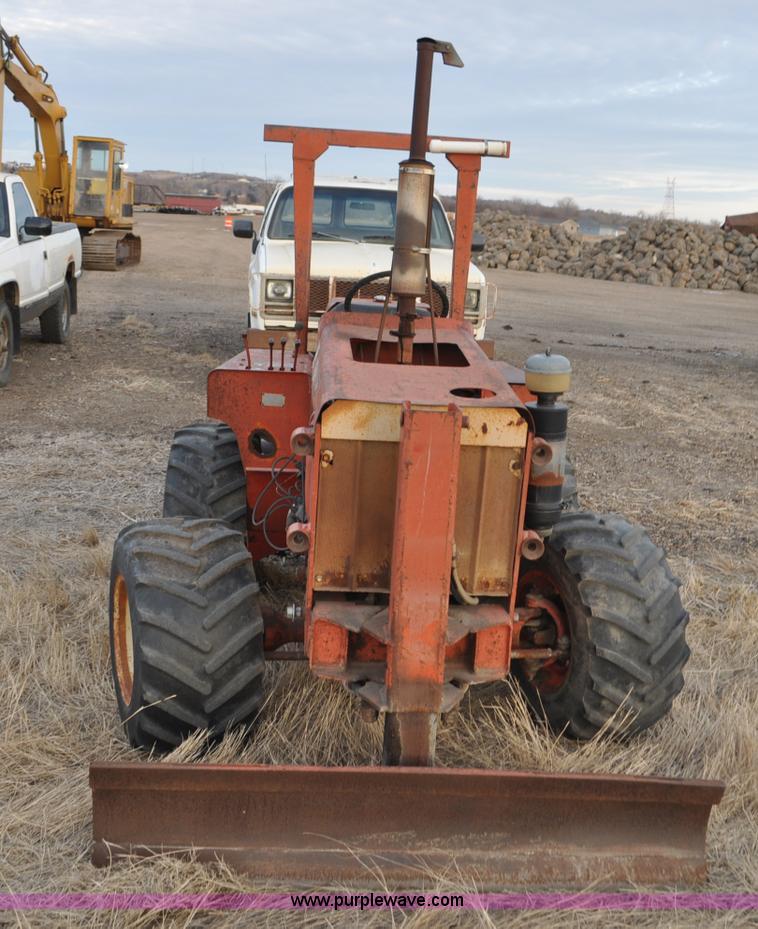 image for item F2246 Ditch Witch R40 trencher