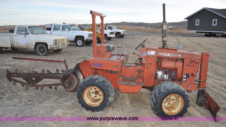 image for item F2246 Ditch Witch R40 trencher