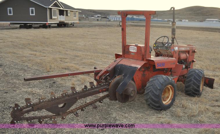 image for item F2246 Ditch Witch R40 trencher