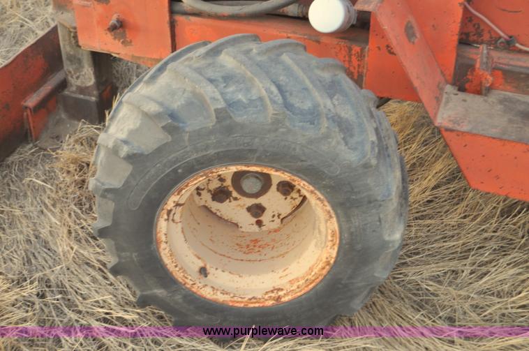 image for item F2246 Ditch Witch R40 trencher