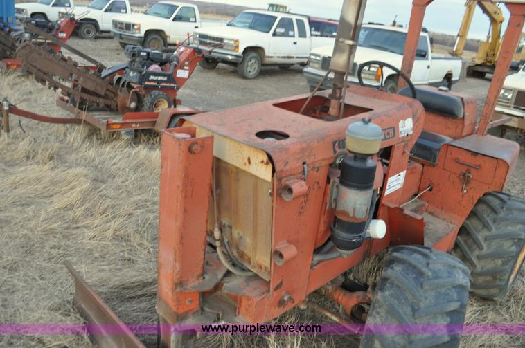 image for item F2246 Ditch Witch R40 trencher