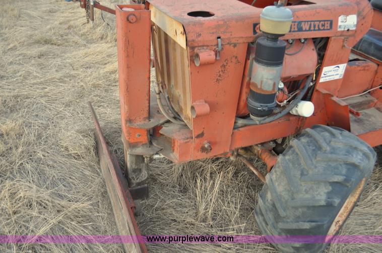 image for item F2246 Ditch Witch R40 trencher