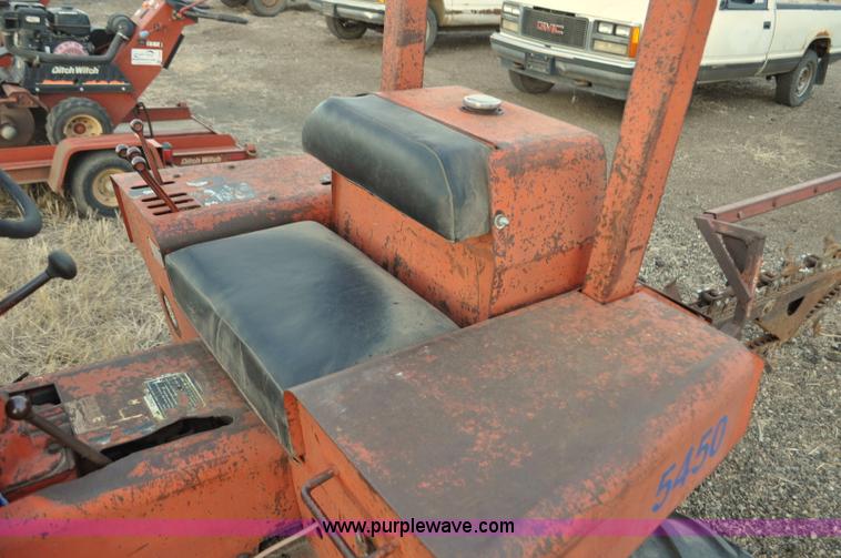 image for item F2246 Ditch Witch R40 trencher