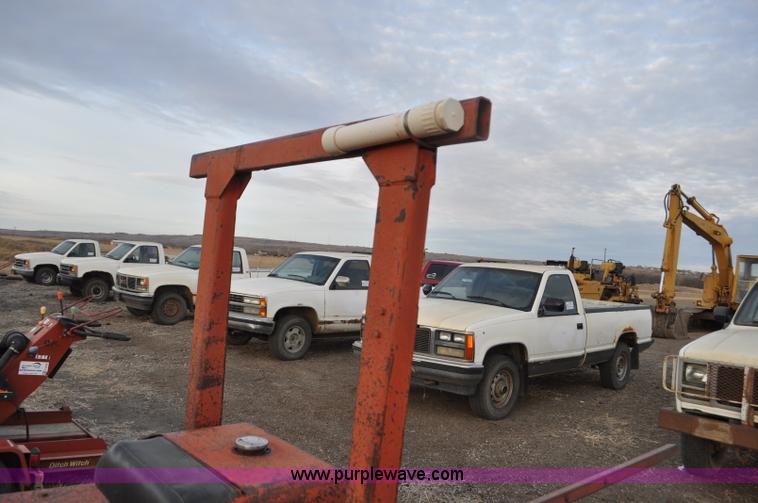 image for item F2246 Ditch Witch R40 trencher