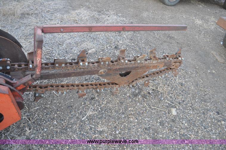 image for item F2246 Ditch Witch R40 trencher