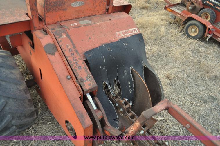 image for item F2246 Ditch Witch R40 trencher