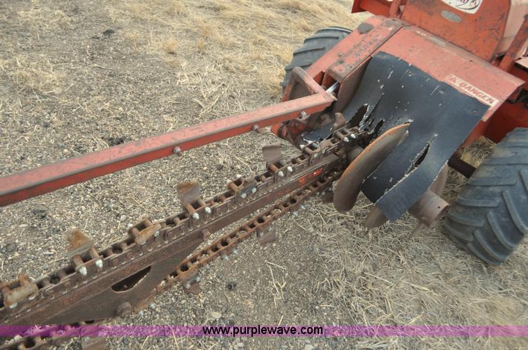 image for item F2246 Ditch Witch R40 trencher