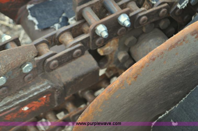 image for item F2246 Ditch Witch R40 trencher