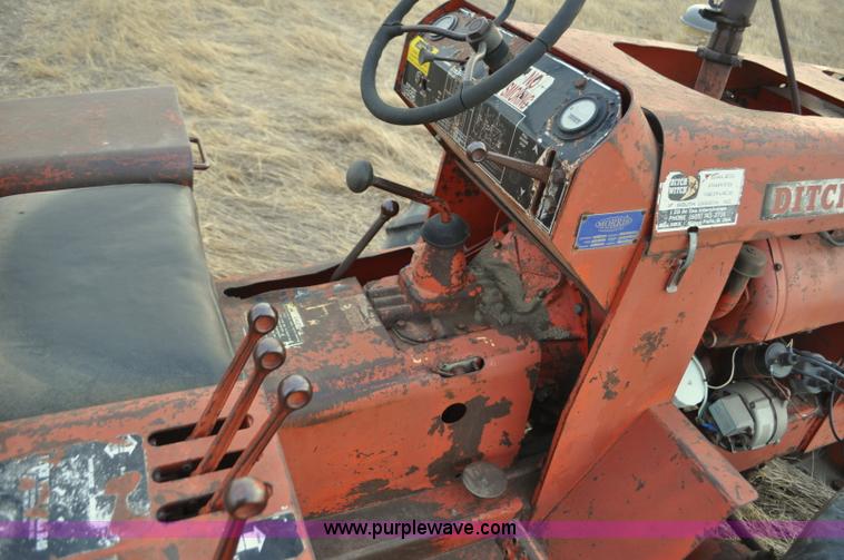 image for item F2246 Ditch Witch R40 trencher