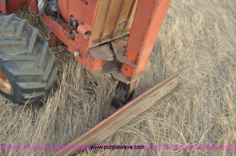 image for item F2246 Ditch Witch R40 trencher