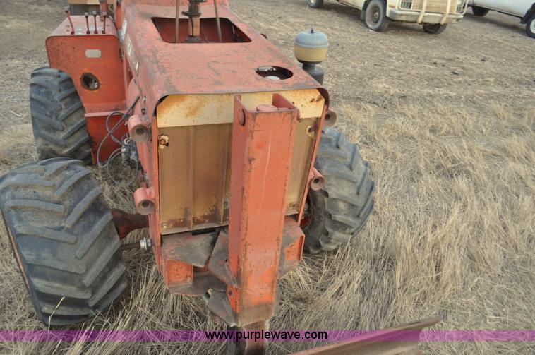 image for item F2246 Ditch Witch R40 trencher