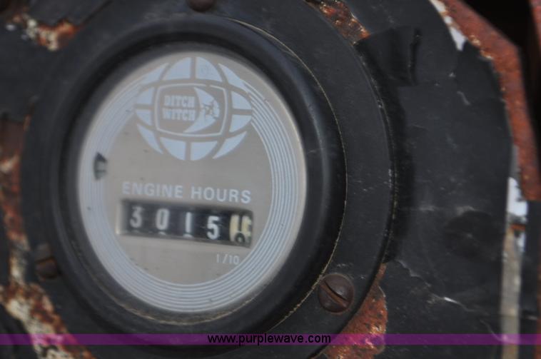 image for item F2246 Ditch Witch R40 trencher