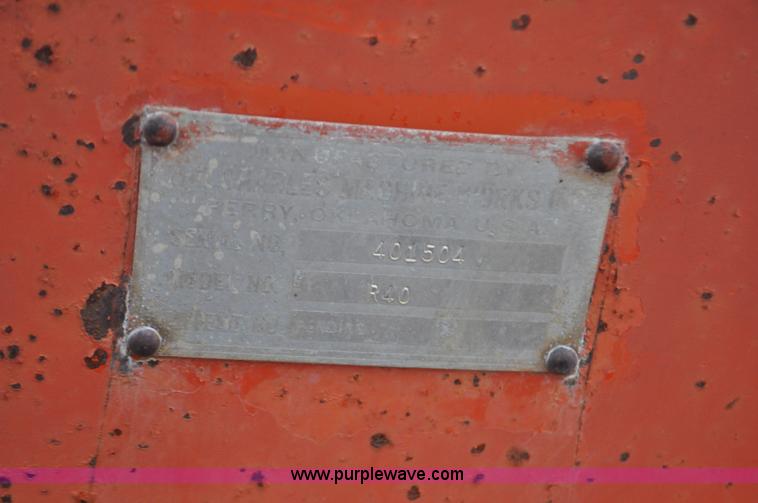 image for item F2246 Ditch Witch R40 trencher