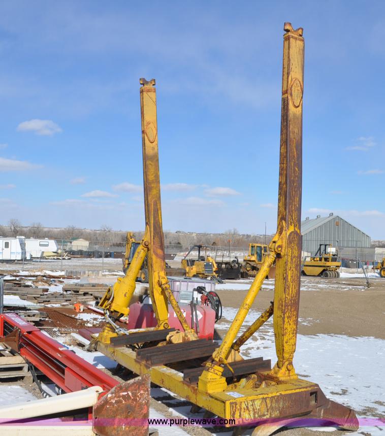 image for item F2255 Caterpillar D7 rock rake