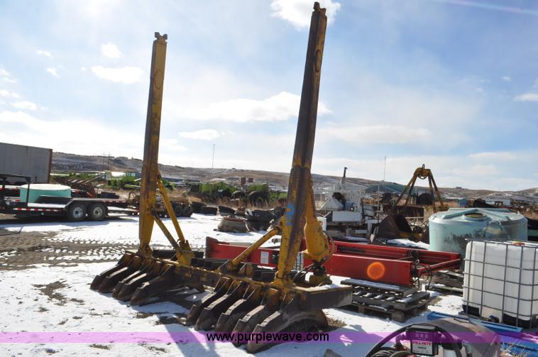 image for item F2255 Caterpillar D7 rock rake