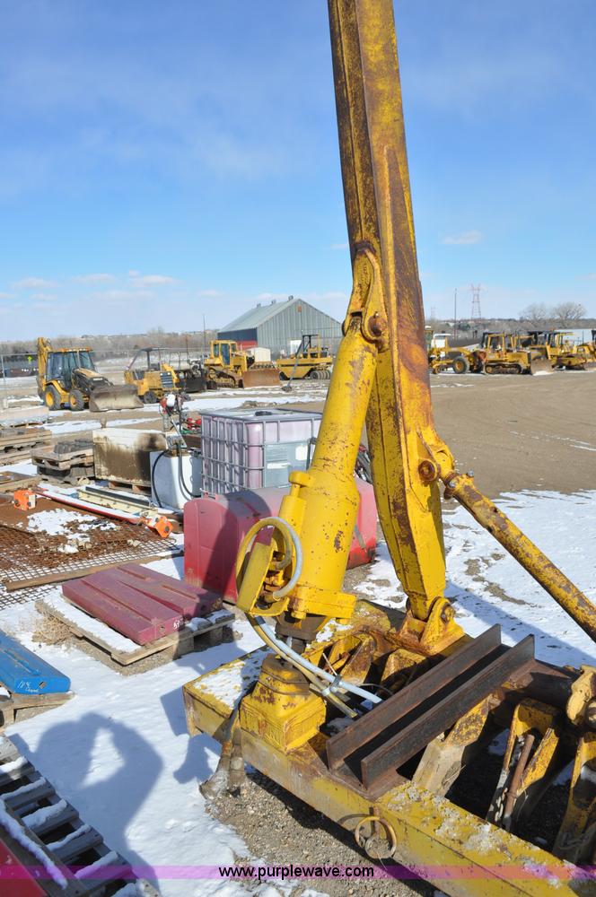 image for item F2255 Caterpillar D7 rock rake