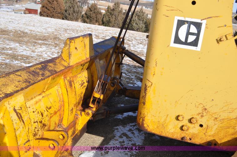 image for item F2261 1957 Caterpillar D8 dozer
