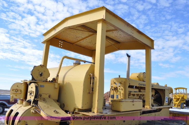 image for item F2261 1957 Caterpillar D8 dozer