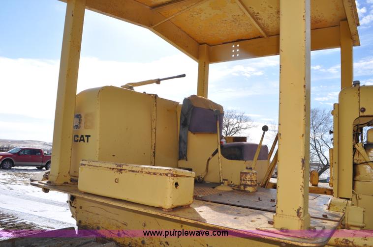 image for item F2261 1957 Caterpillar D8 dozer