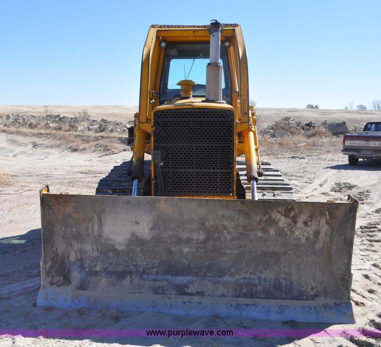 image for item F2264 1984 John Deere 850 dozer