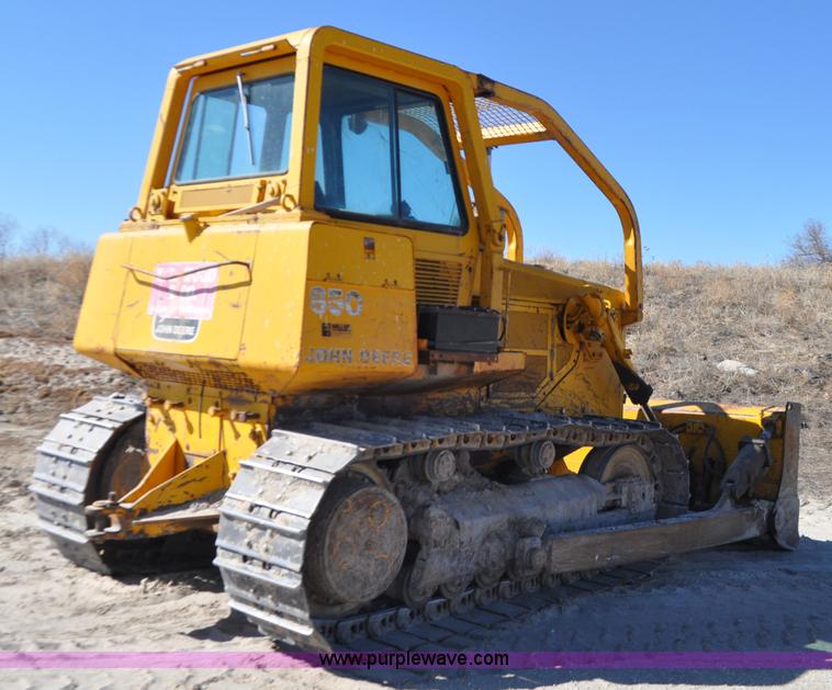 image for item F2264 1984 John Deere 850 dozer