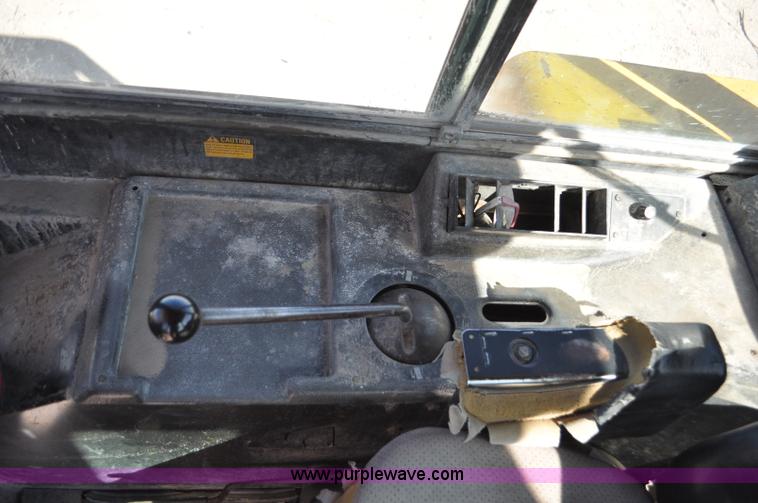 image for item F2264 1984 John Deere 850 dozer