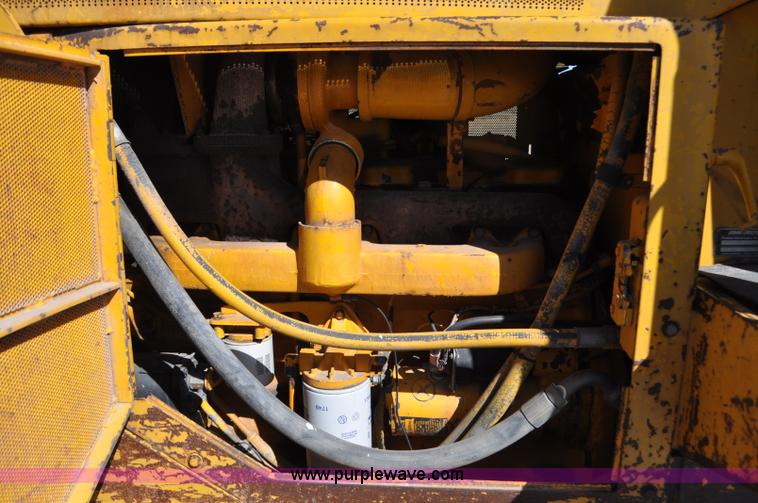 image for item F2264 1984 John Deere 850 dozer
