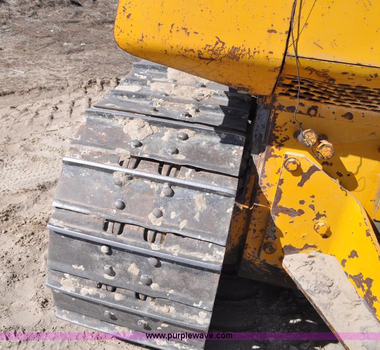 image for item F2264 1984 John Deere 850 dozer