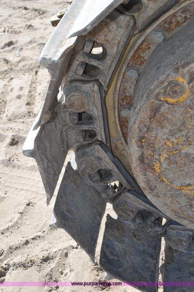 image for item F2264 1984 John Deere 850 dozer