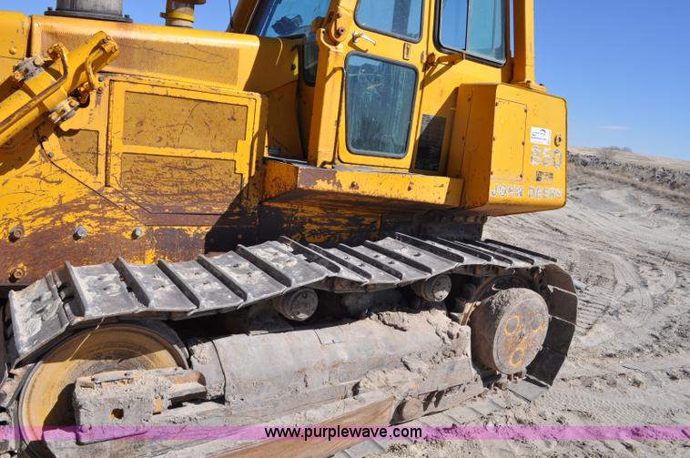 image for item F2264 1984 John Deere 850 dozer