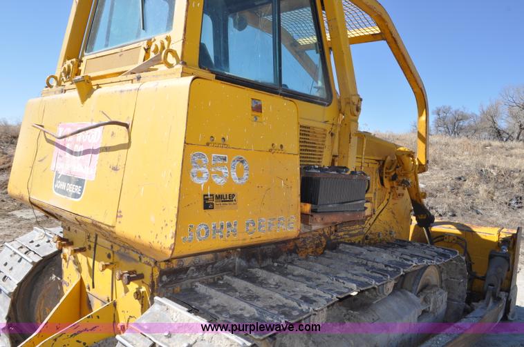 image for item F2264 1984 John Deere 850 dozer