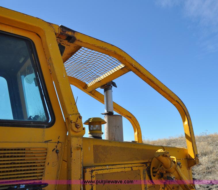 image for item F2264 1984 John Deere 850 dozer