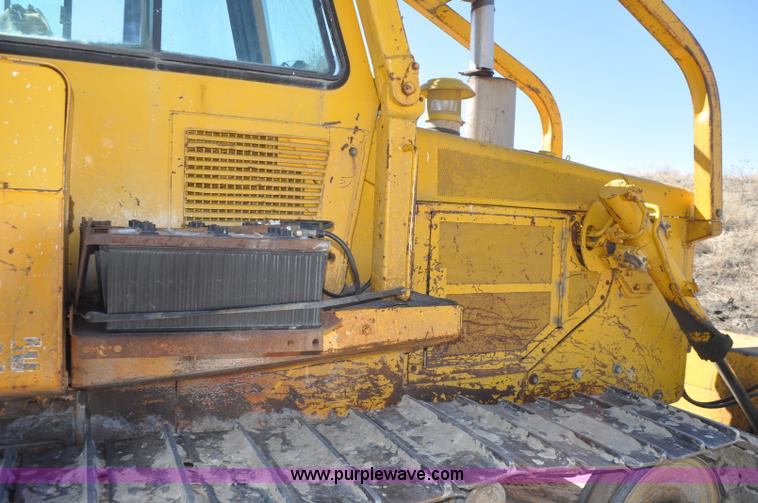 image for item F2264 1984 John Deere 850 dozer