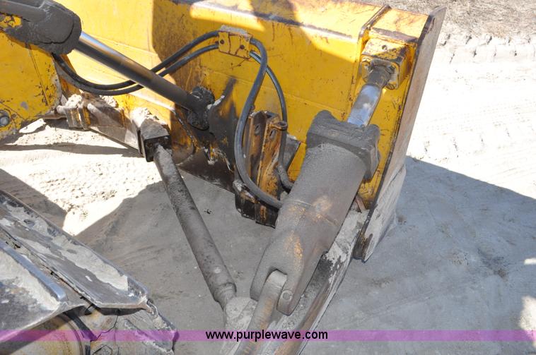 image for item F2264 1984 John Deere 850 dozer