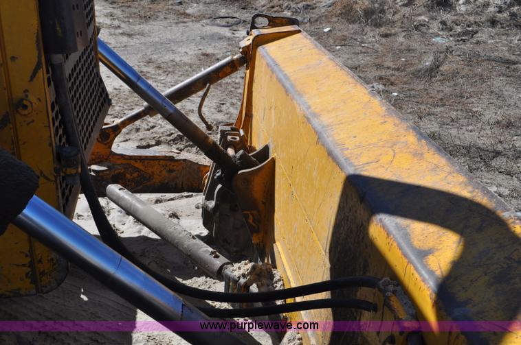 image for item F2264 1984 John Deere 850 dozer