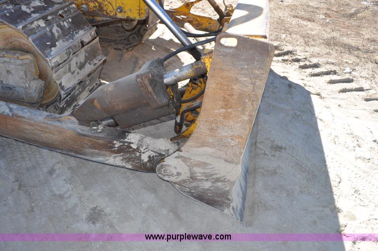 image for item F2264 1984 John Deere 850 dozer