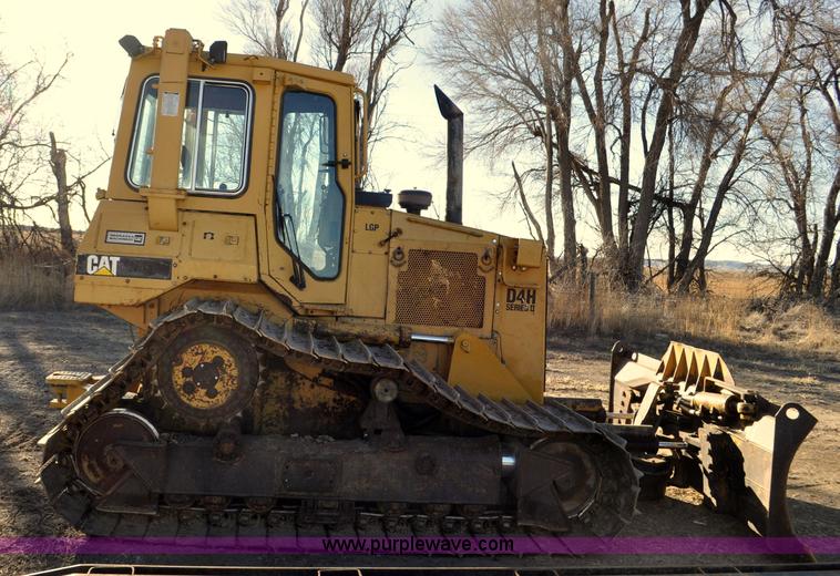 image for item F2265 1992 Caterpillar D4H Series II LGP dozer