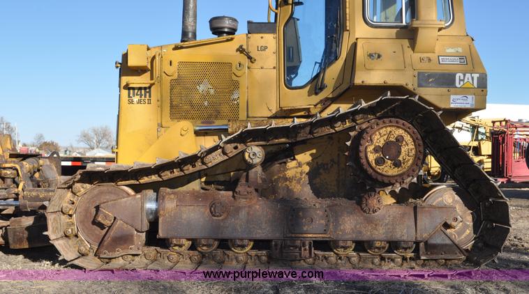 image for item F2265 1992 Caterpillar D4H Series II LGP dozer