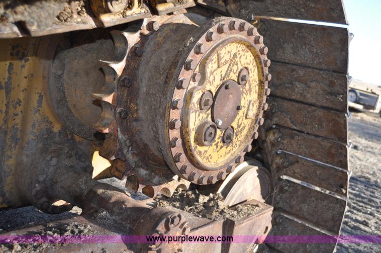 image for item F2265 1992 Caterpillar D4H Series II LGP dozer