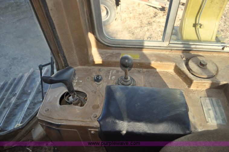 image for item F2265 1992 Caterpillar D4H Series II LGP dozer