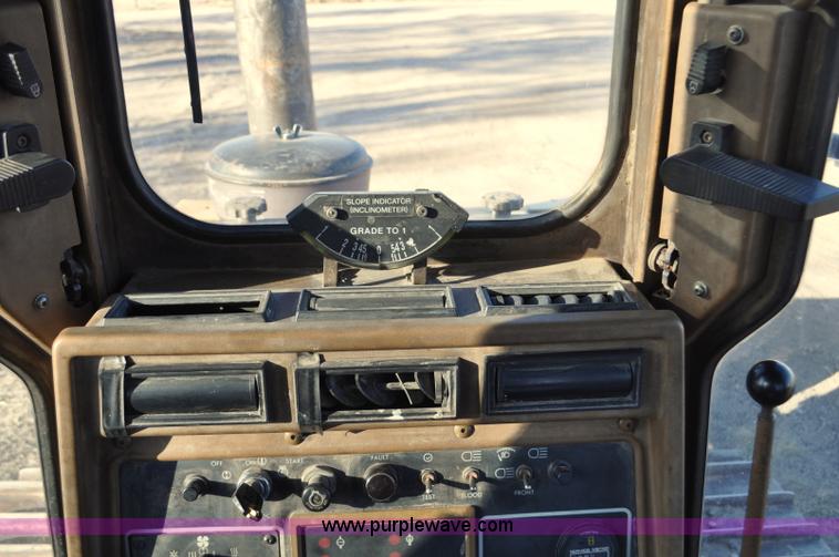 image for item F2265 1992 Caterpillar D4H Series II LGP dozer