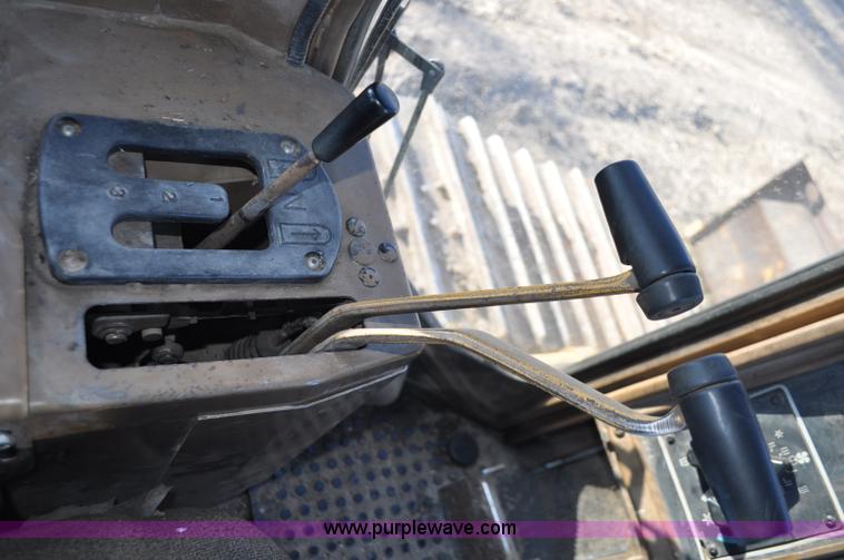 image for item F2265 1992 Caterpillar D4H Series II LGP dozer