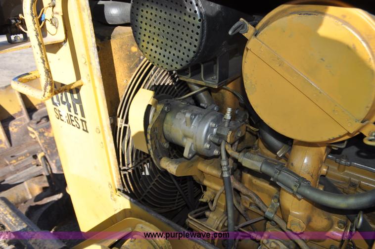 image for item F2265 1992 Caterpillar D4H Series II LGP dozer