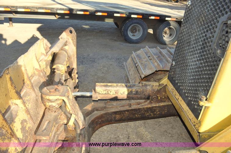 image for item F2265 1992 Caterpillar D4H Series II LGP dozer