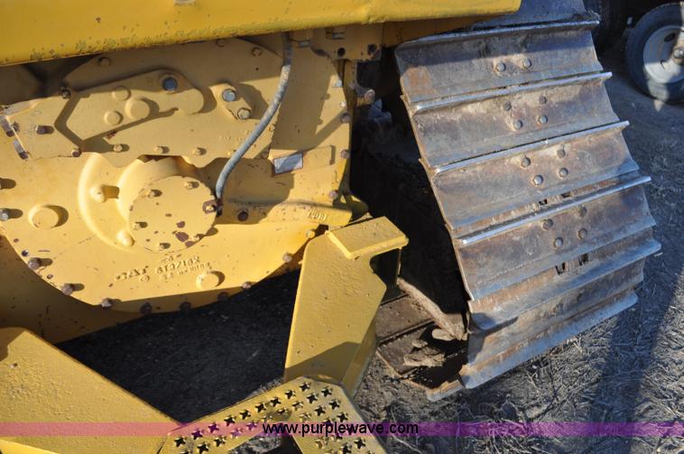 image for item F2265 1992 Caterpillar D4H Series II LGP dozer