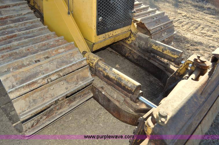 image for item F2265 1992 Caterpillar D4H Series II LGP dozer