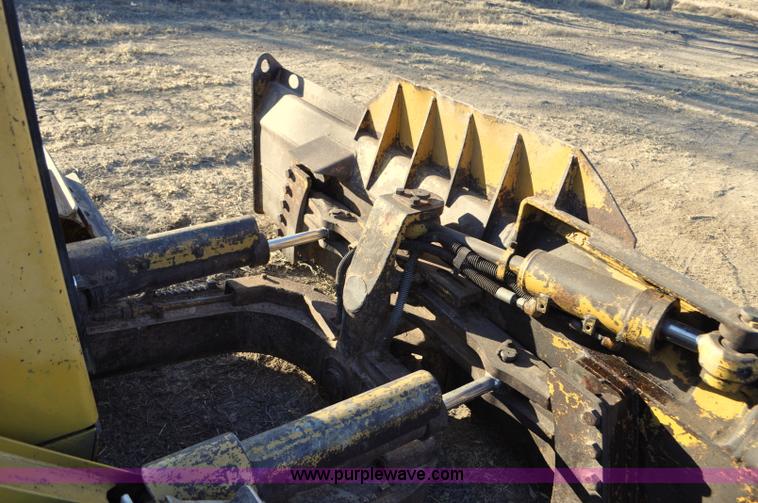 image for item F2265 1992 Caterpillar D4H Series II LGP dozer