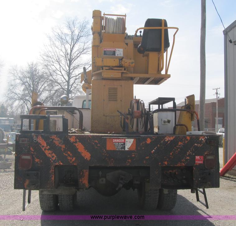 image for item F8974 1988 International 1854 digger derrick truck
