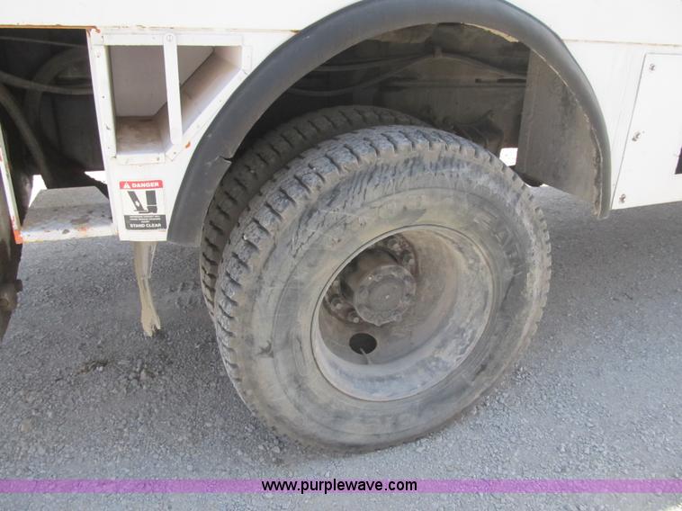 image for item F8974 1988 International 1854 digger derrick truck